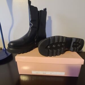 Sleek Black Ankle Boots for Women